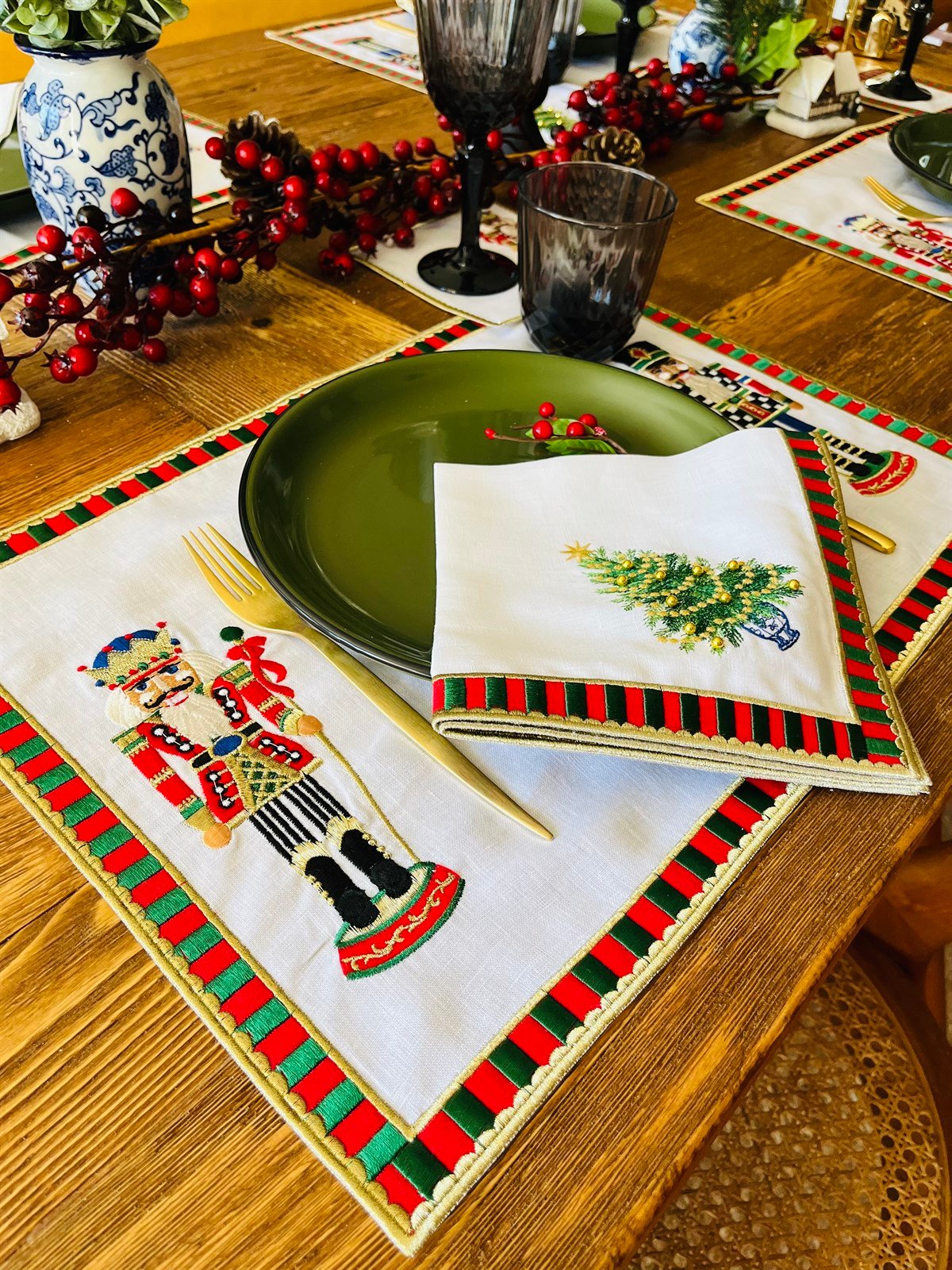 Christmas Tree Pattern Embroidered Napkin Set of 2 – Green & Red Checkered New Year Cloth Napkins