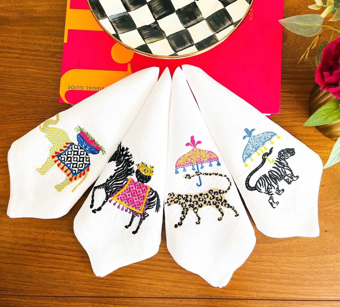 Safari Animals Dinner Napkins - Colorful Dinner Napkin Set - Serviette Towel Set of 4 - Decorative Table Napkins for Dining