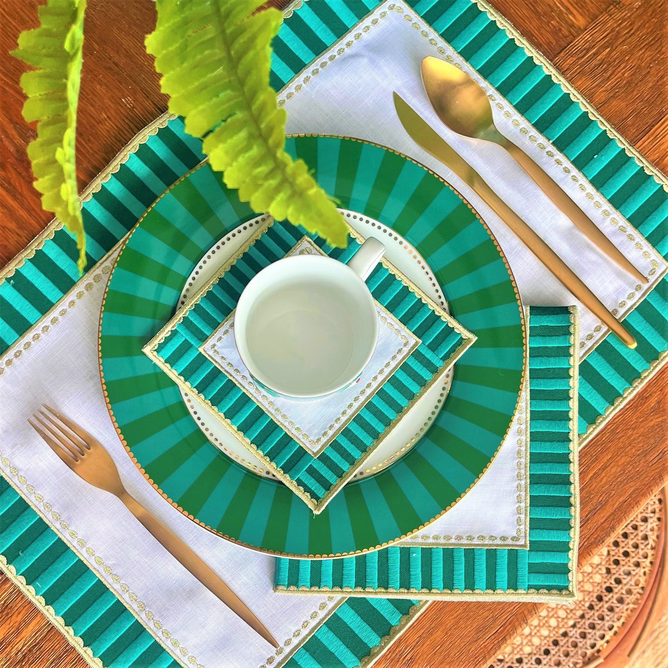 Green Checkered Diner Napkin Set of 2, 4, 6, 8 - Emerald Green Embroidered Linen Cloth Napkins