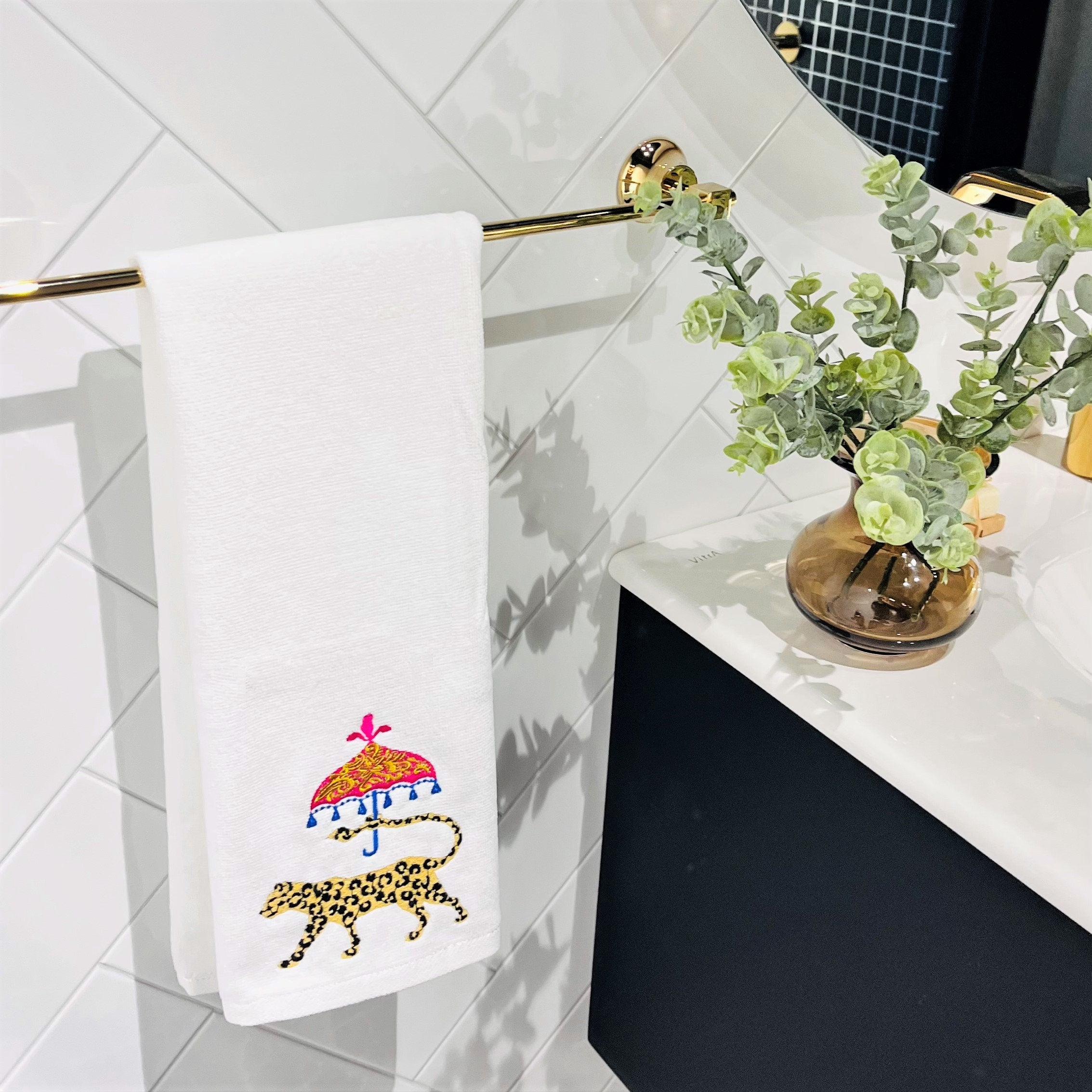 Face Towel Set of 4 for Bathroom - Decorative Face Towel Set for Bath & Kitchen Decor - Embroidered Safari Animal Pattern Towel Set of 4