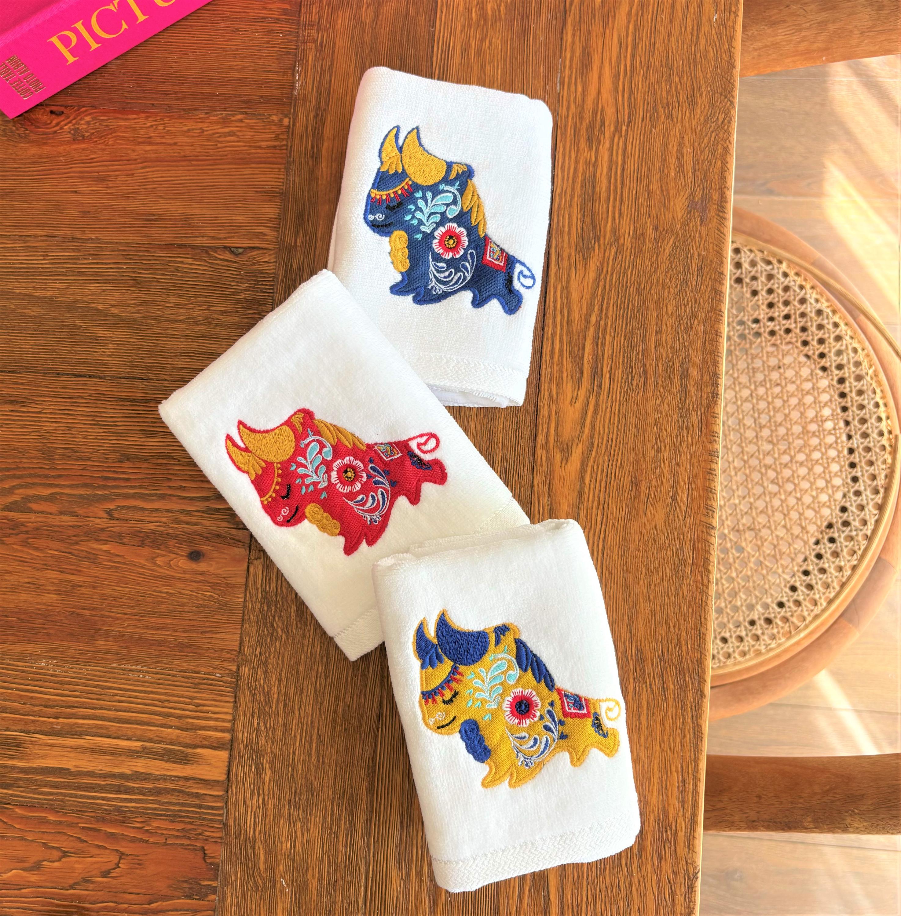 Torito Pattern Hand Towels for Bathroom - Symbol of Luck - Finger Towel Set for Bath & Kitchen Decor - Decorative Pucara Bull Towel Set of 3